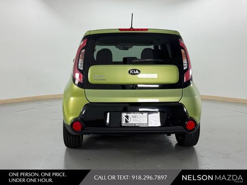 Used 2016 Kia Soul + FWD image 7