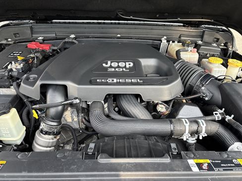 Used 2021 Jeep Wrangler Unlimited Sport AWD/4WD image 34