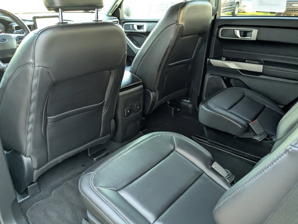 Used 2024 Ford Explorer XLT w/ Equipment Group 202A AWD/4WD image 25