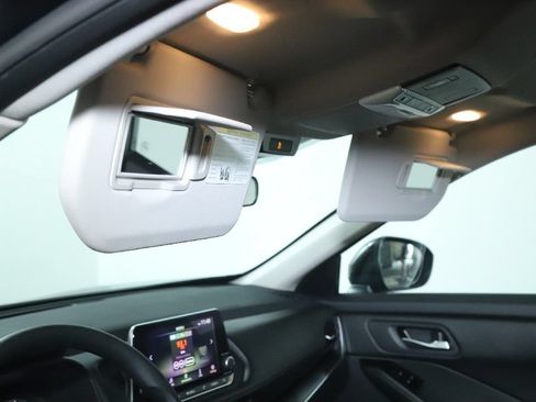 Used 2024 Nissan Rogue SV FWD image 19