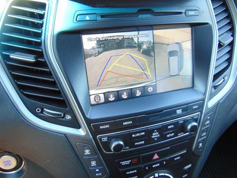 Used 2017 Hyundai Santa Fe Limited AWD/4WD image 22