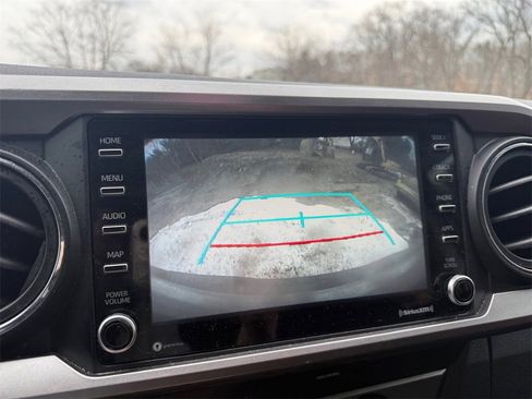 Used 2020 Toyota Tacoma SR5 w/ Technology Package image 17