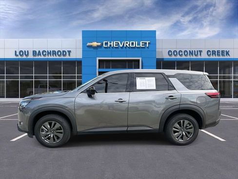 Used 2024 Nissan Pathfinder S FWD image 5