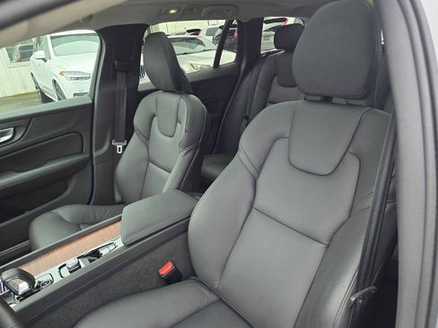 Certified 2025 Volvo V60 B5 Cross Country Plus image 21