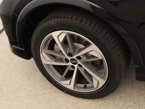 New 2025 Audi Q3 2.0T Premium image 30