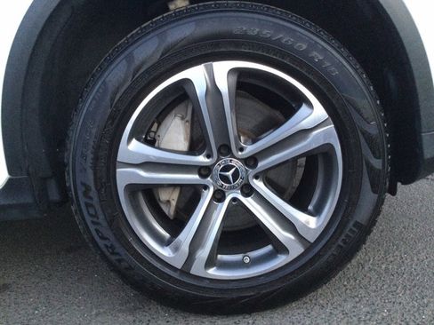 Used 2019 Mercedes-Benz GLC 300 4MATIC image 27