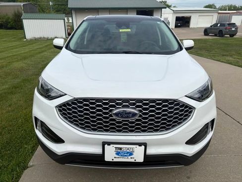Certified 2024 Ford Edge SEL w/ Convenience Package AWD/4WD image 2