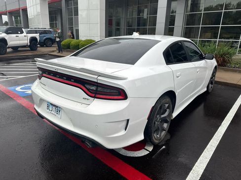 Used 2019 Dodge Charger GT RWD image 4