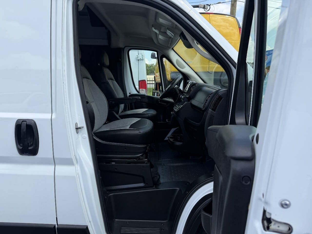 Used 2025 RAM ProMaster 3500 w/ Convenience Group FWD image 13