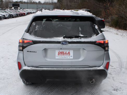 Used 2025 Subaru Forester Premium image 6
