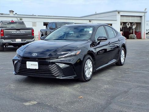 Used 2025 Toyota Camry Hybrid image 2