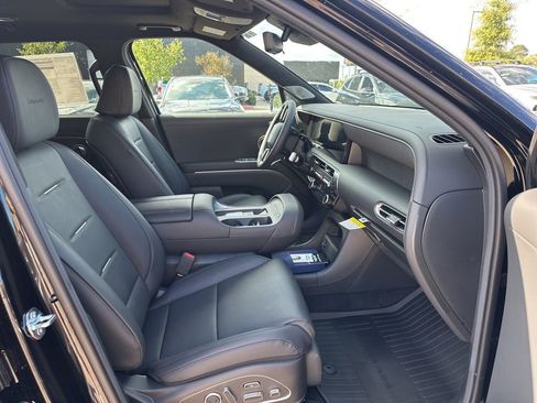 New 2026 Hyundai Palisade Calligraphy FWD image 12
