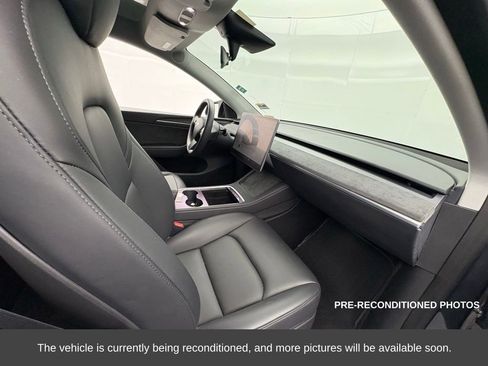 Used 2023 Tesla Model Y Long Range image 15