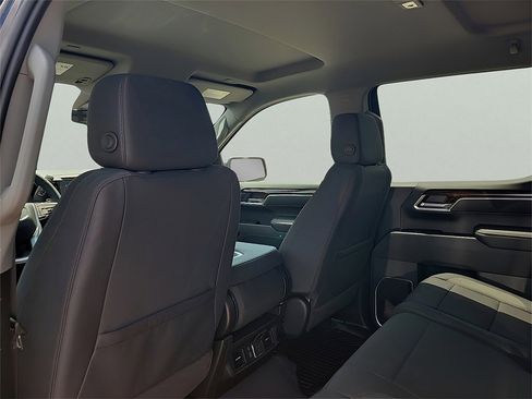 New 2026 GMC Sierra 1500 SLE w/ Preferred Package image 12