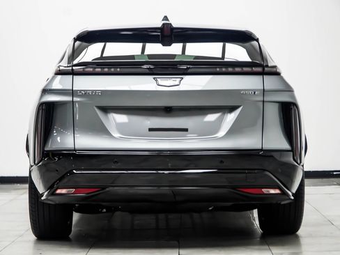 Used 2024 Cadillac Lyriq Sport RWD image 12