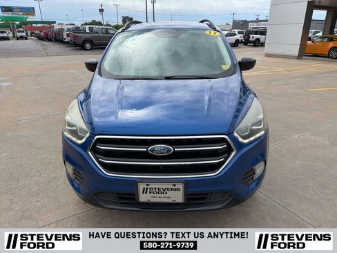 Used 2017 Ford Escape SE w/ Equipment Group 201A FWD image 11