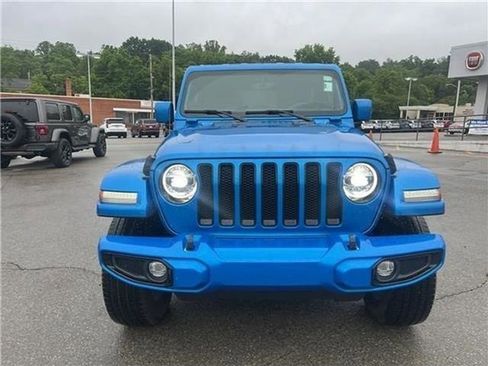 Used 2022 Jeep Wrangler Unlimited Sahara AWD/4WD image 38