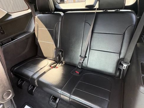 Used 2018 Chevrolet Traverse LT w/ LPO, Floor Liner Package AWD/4WD image 18