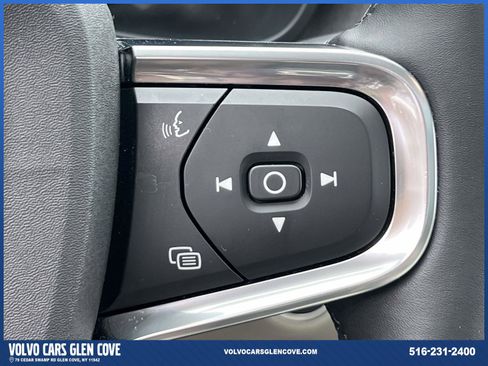 Used 2023 Volvo XC40 B5 Plus w/ Climate Package image 21