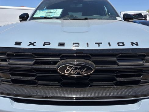 New 2026 Ford Expedition Platinum w/ Stealth Performance Package AWD/4WD image 22