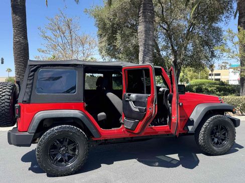 Used 2015 Jeep Wrangler Unlimited Sport w/ Quick Order Package 24S AWD/4WD image 14