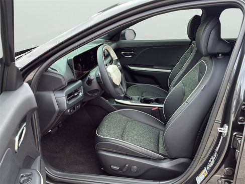 New 2025 Kia K4 GT-Line w/ GT-Line Sunroof Package image 13