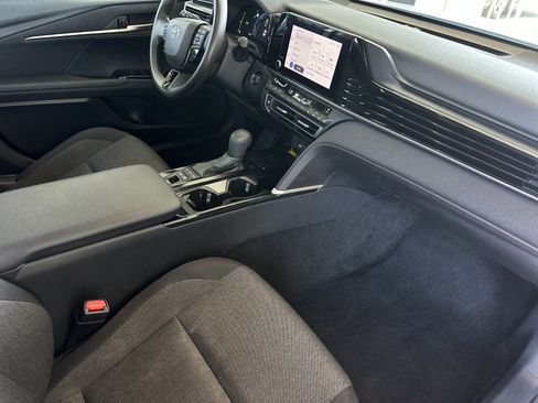 Used 2025 Toyota Camry LE image 14