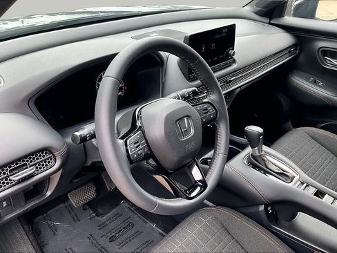 Used 2025 Honda HR-V Sport image 17