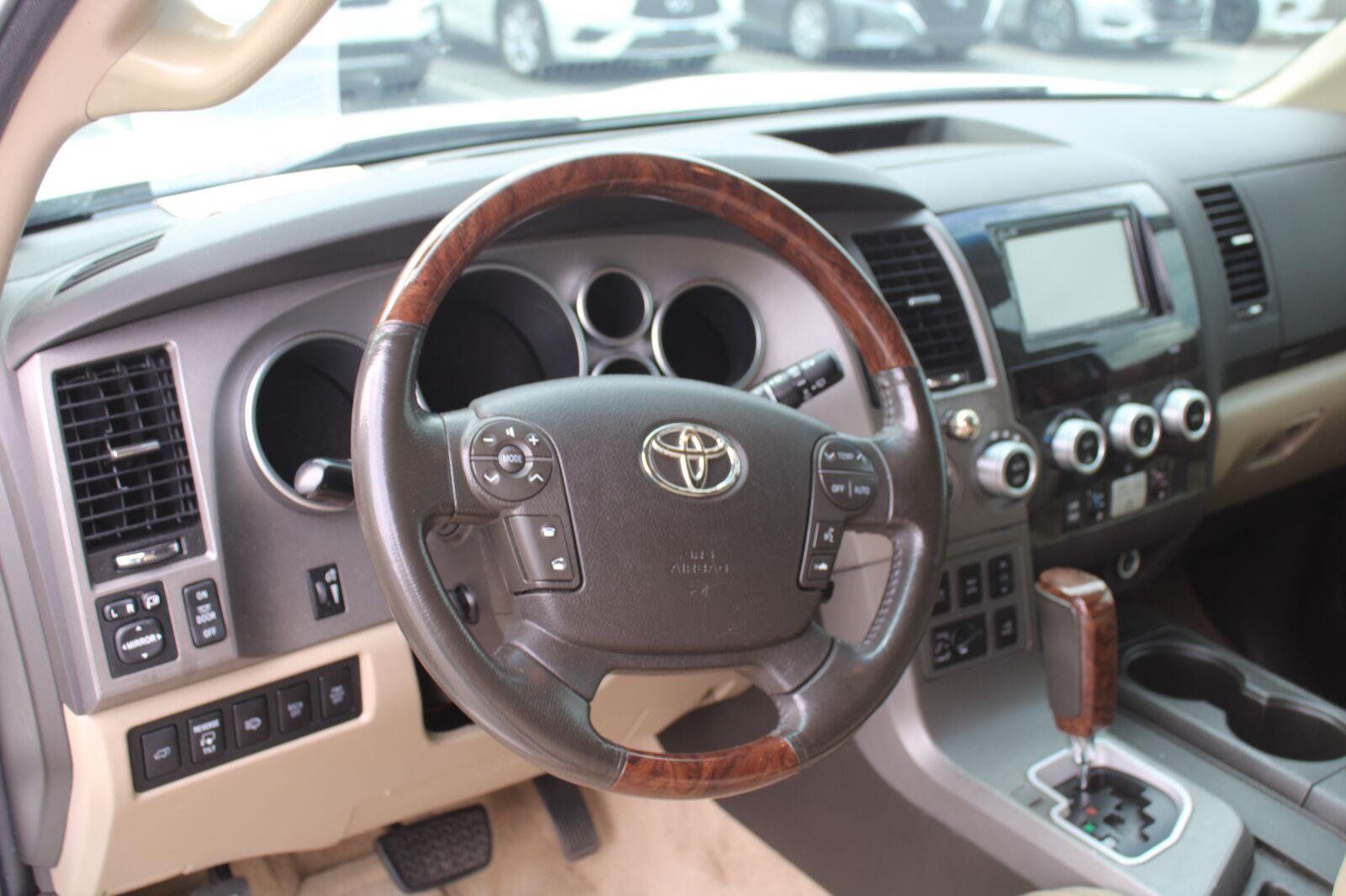 Used 2010 Toyota Sequoia Platinum AWD/4WD image 9