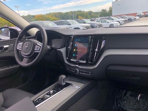 Used 2025 Volvo XC60 T8 Plus w/ Protection Package Premier image 17