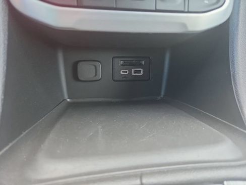 Used 2023 GMC Acadia SLT AWD/4WD image 18