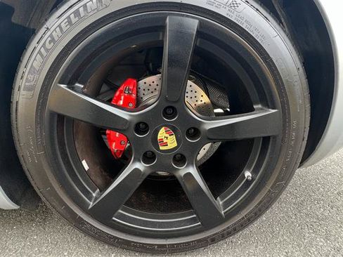 Used 2018 Porsche 718 Boxster RWD image 35
