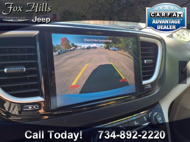 Used 2023 Chrysler Pacifica Touring-L FWD image 22