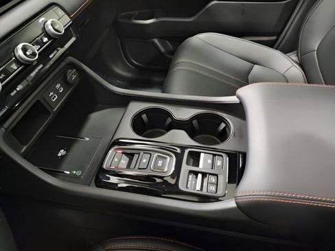 Certified 2025 Honda Pilot TrailSport image 32