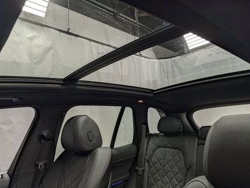 Used 2025 BMW X5 xDrive50e w/ M Sport Package image 11