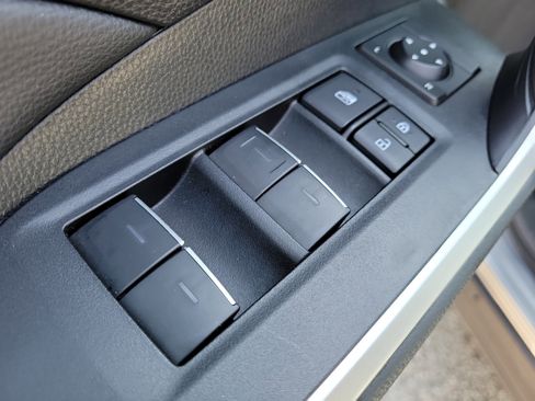 Used 2025 Toyota RAV4 XLE image 16