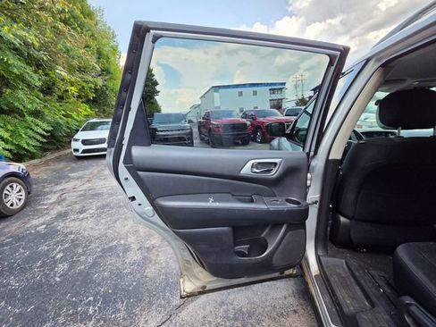 Used 2018 Nissan Pathfinder S FWD image 21