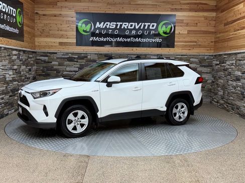 Used 2020 Toyota RAV4 XLE image 5