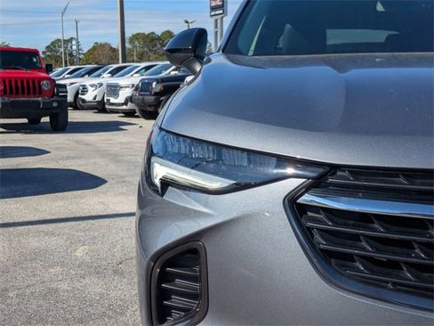 Used 2021 Buick Envision Essence w/ Sport Touring Package image 9