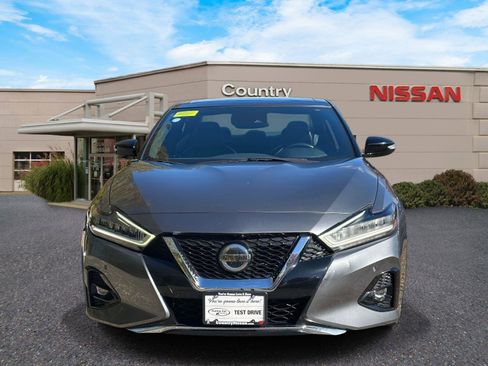 Used 2019 Nissan Maxima SR w/ Premium Package image 2