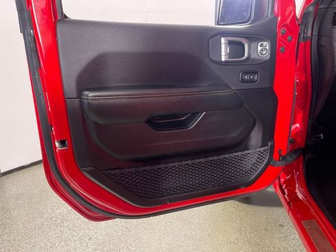 Used 2024 Jeep Wrangler Unlimited Sahara image 20