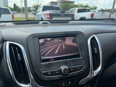 Used 2022 Chevrolet Equinox LT FWD image 17