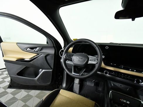 New 2026 Chevrolet Equinox ACTIV w/ LPO, Floor Liner Package image 19