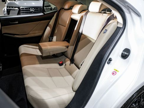 Used 2018 Lexus IS 300 w/ Comfort Package image 44