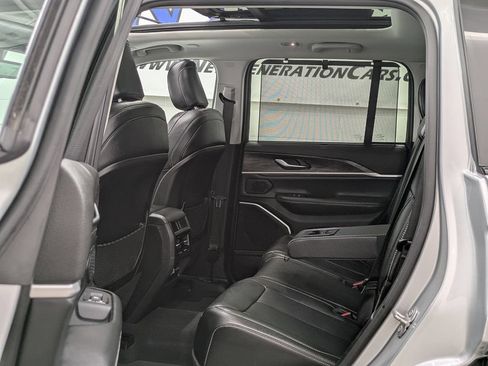 Used 2023 Jeep Grand Cherokee 4WD 4xe w/ Luxury Tech Group II image 17