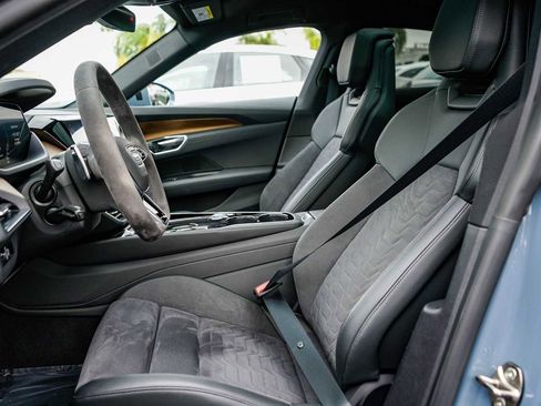 Used 2022 Audi e-tron GT Prestige w/ Prestige Package AWD/4WD image 17