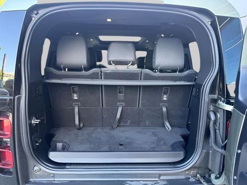 Certified 2025 Land Rover Defender 130 X-Dynamic SE image 34