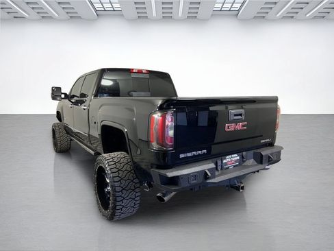 Used 2017 GMC Sierra 1500 Denali AWD/4WD image 8