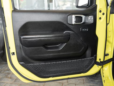 Used 2023 Jeep Wrangler Sport S image 19