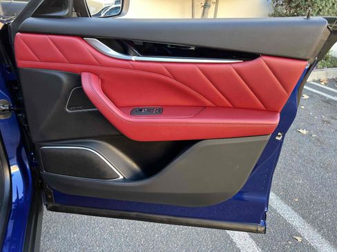 Used 2021 Maserati Levante image 61